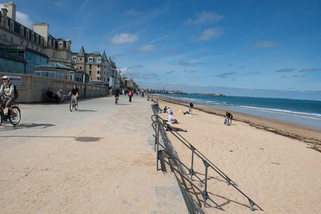 Appartement Les Pieds Dans L'Eau - Residence Sur La Plage Saint-Malo Buitenkant foto